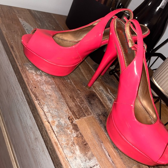 Hot pink heels - Picture 6 of 6
